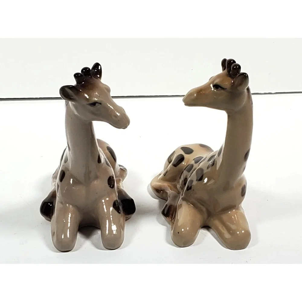 Vintage Giraffe Salt & Pepper Shakers Porcelain Sitting Giraffes